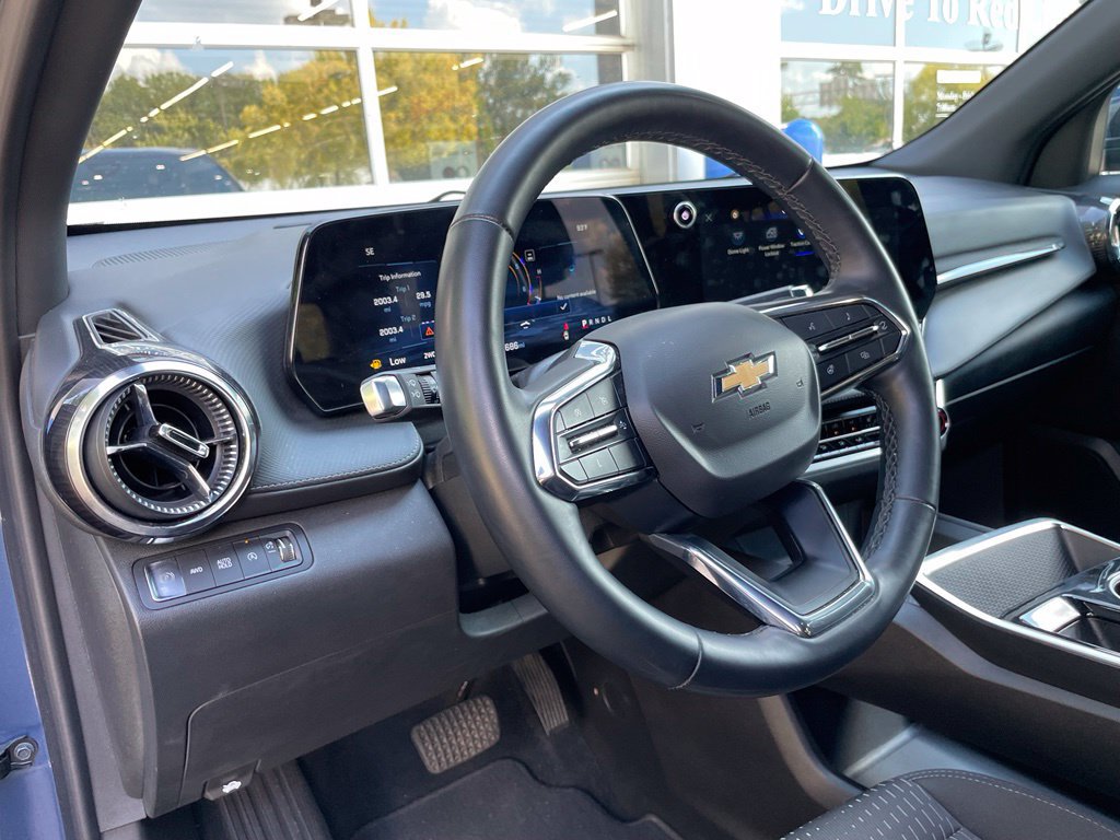 Used 2025 Chevrolet Equinox LT AWD/4WD image 10