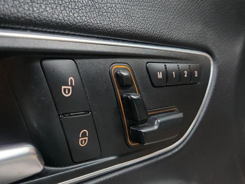 Used 2014 Mercedes-Benz CLA 250 4MATIC image 11