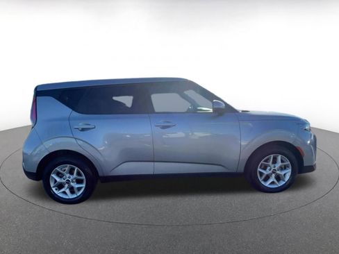 Used 2025 Kia Soul LX w/ LX Technology Package image 16