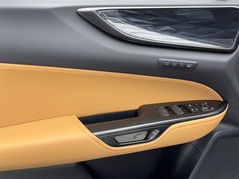 Used 2025 Lexus NX 250 FWD w/ Premium Package image 39