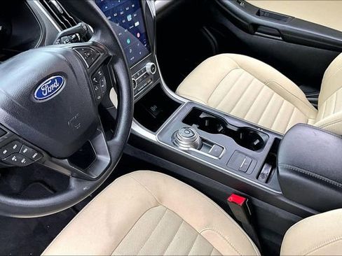 Used 2024 Ford Edge SE w/ Black Appearance Package AWD/4WD image 14