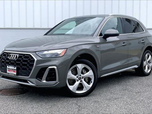 Used 2023 Audi Q5 2.0T Premium Plus w/ Premium Plus Package AWD/4WD image 2