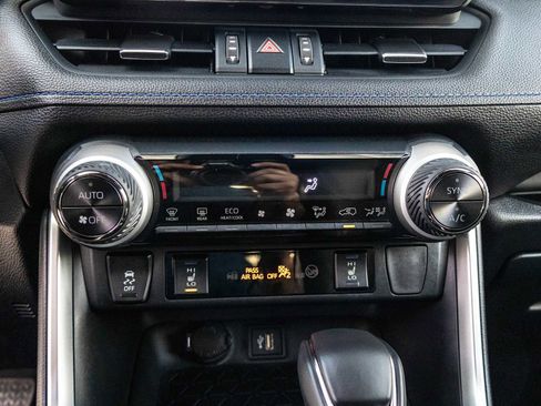 Certified 2025 Toyota RAV4 XSE image 28