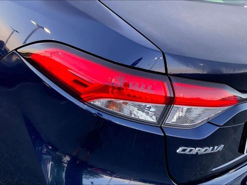 Used 2020 Toyota Corolla LE FWD image 27