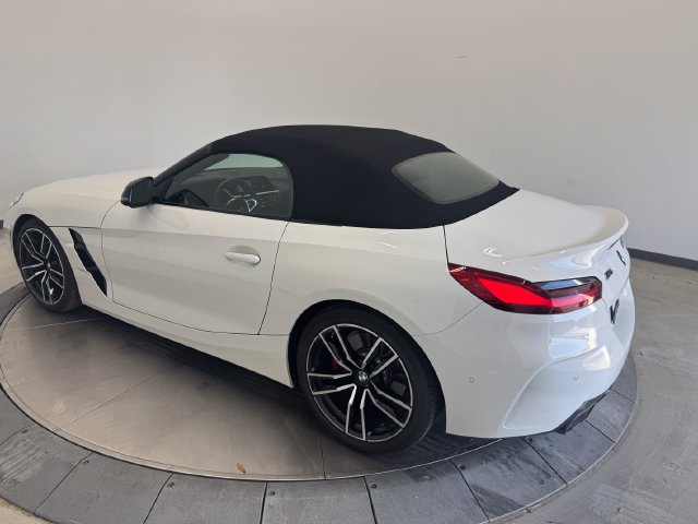 Used 2025 BMW Z4 M40i w/ Premium Package RWD image 39
