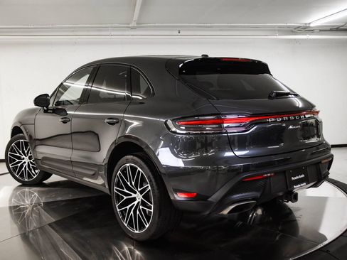 Certified 2025 Porsche Macan image 3