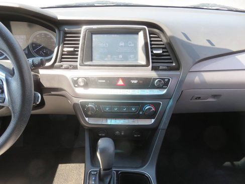 Used 2018 Hyundai Sonata SE FWD image 15