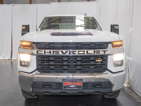 Used 2020 Chevrolet Silverado 2500 LT AWD/4WD image 2