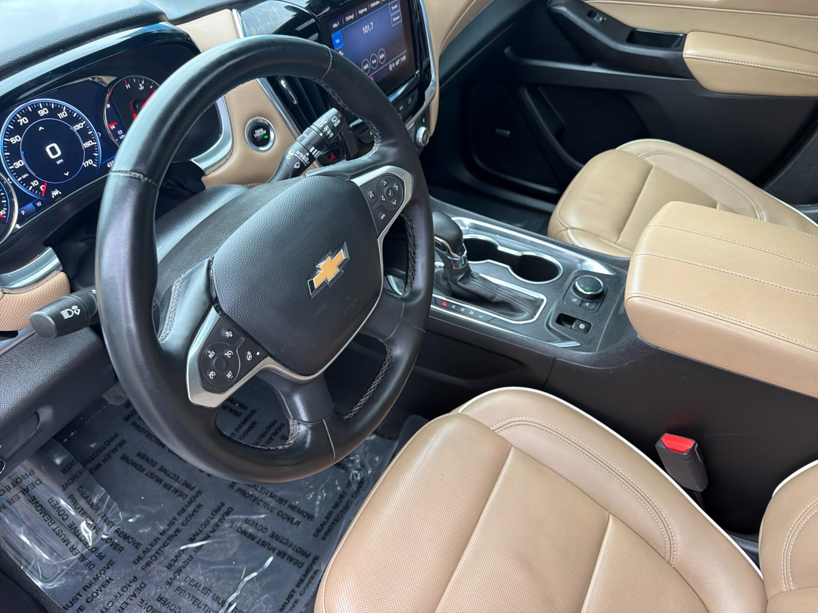 Used 2023 Chevrolet Traverse Premier FWD image 9