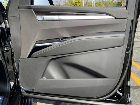 New 2026 Cadillac Escalade Luxury w/ Touring Package image 33