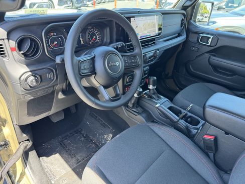 Used 2026 Jeep Gladiator Rubicon AWD/4WD image 16