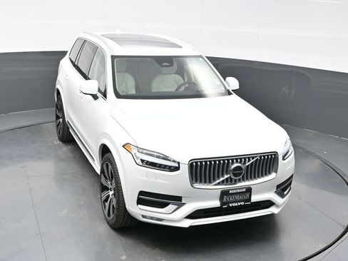 Used 2023 Volvo XC90 B6 Ultimate w/ Lounge Package image 31