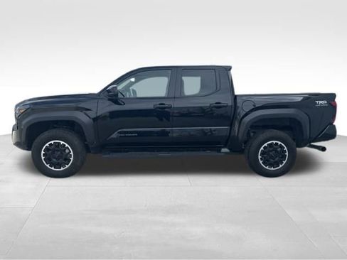 Used 2024 Toyota Tacoma TRD Off-Road image 3