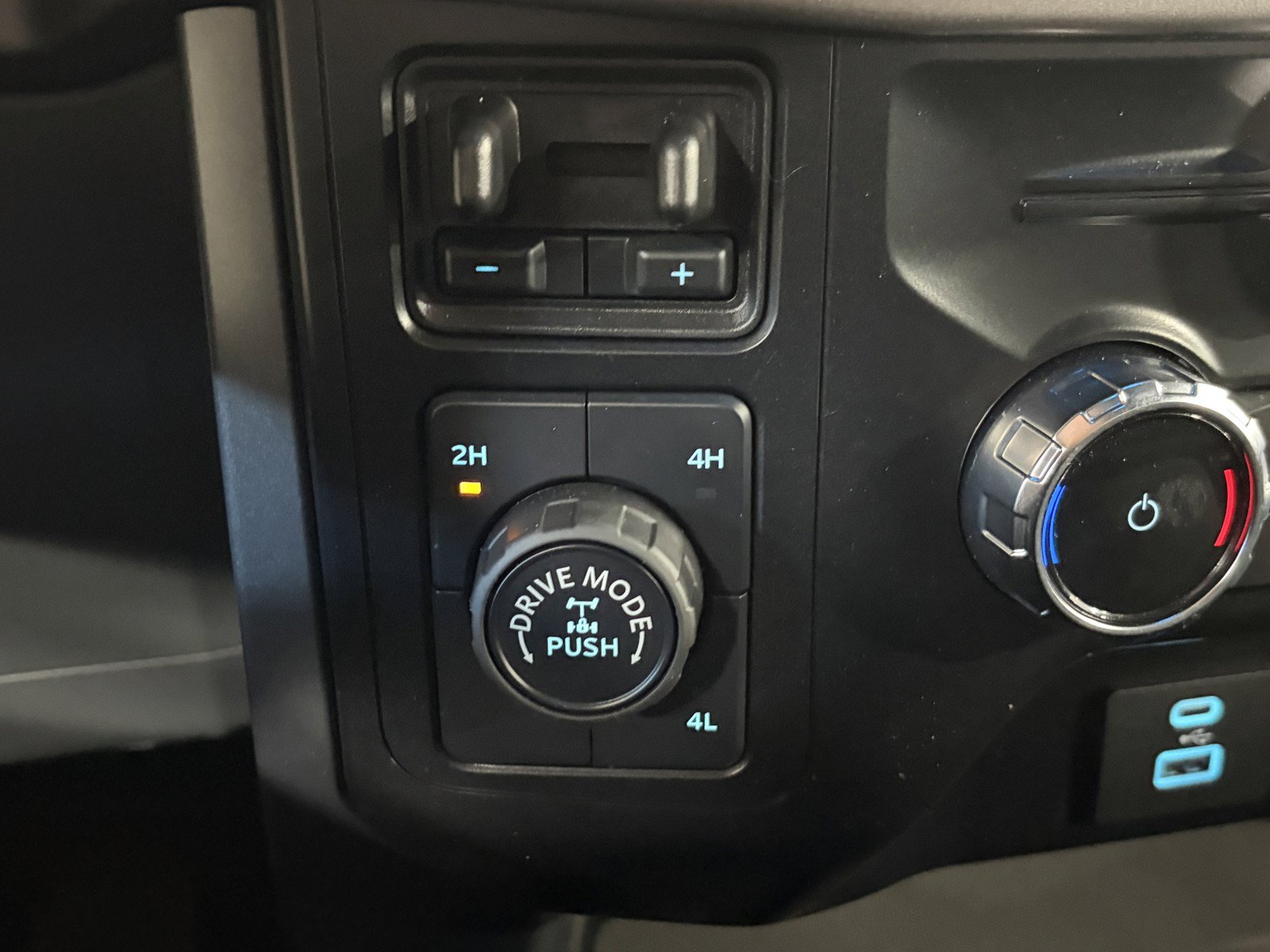 Used 2024 Ford F150 XLT AWD/4WD image 16