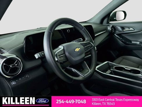 Used 2025 Chevrolet Equinox LT AWD/4WD image 11