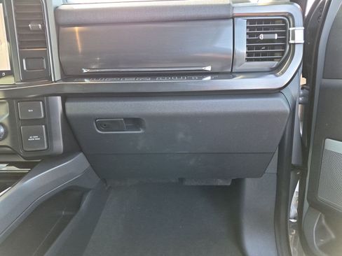 Used 2024 Ford F250 Lariat w/ Sport Appearance Package AWD/4WD image 32