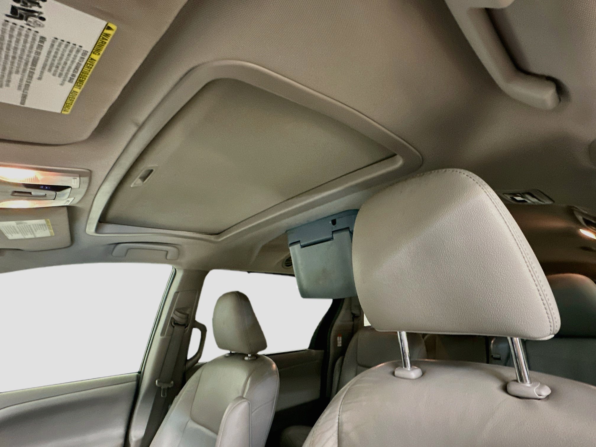 Used 2016 Toyota Sienna XLE w/ XLE Navigation Package FWD image 27