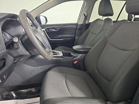 Used 2025 Toyota RAV4 XLE FWD image 8