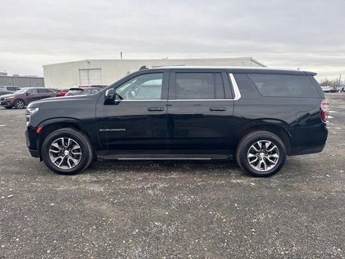 Used 2021 Chevrolet Suburban LT image 3