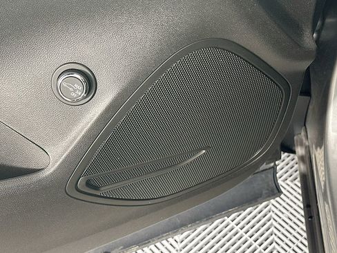 Used 2023 Buick Envision Essence FWD image 25
