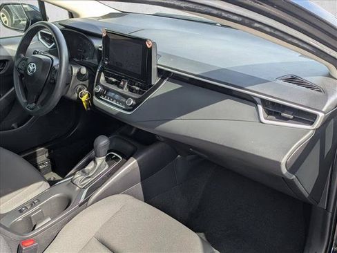 Used 2025 Toyota Corolla LE FWD image 19