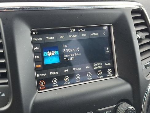 Used 2019 Jeep Grand Cherokee Laredo image 17