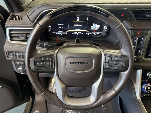 Used 2023 GMC Yukon XL Denali w/ Denali Reserve Package AWD/4WD image 19