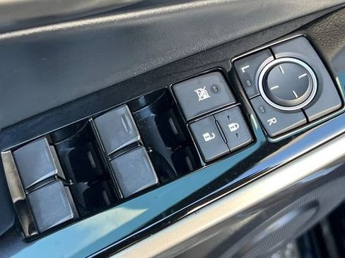 Used 2017 Lexus IS 200t image 12