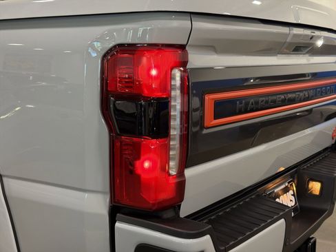 New 2026 Ford F250 Lariat w/ Black Appearance Package image 17