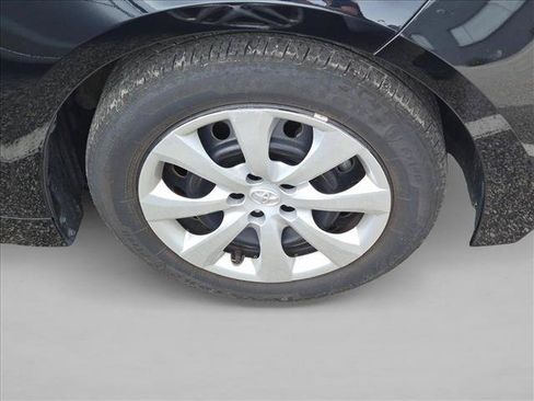 Used 2025 Toyota Corolla LE FWD image 4