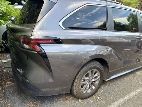 Certified 2024 Toyota Sienna LE w/ LE Plus Package AWD/4WD image 9