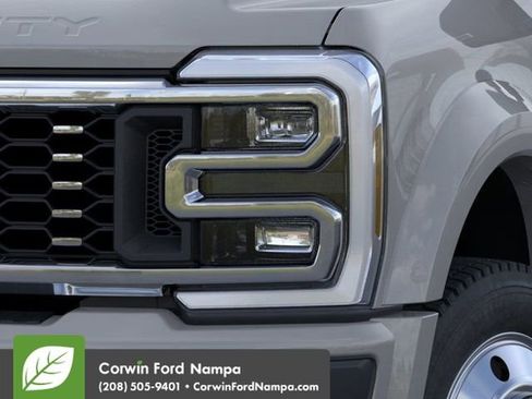 New 2026 Ford F450 Platinum w/ FX4 Off-Road Package image 18