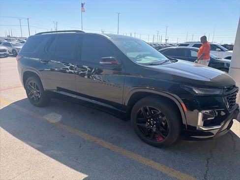 Used 2022 Chevrolet Traverse Premier w/ Redline Edition image 3