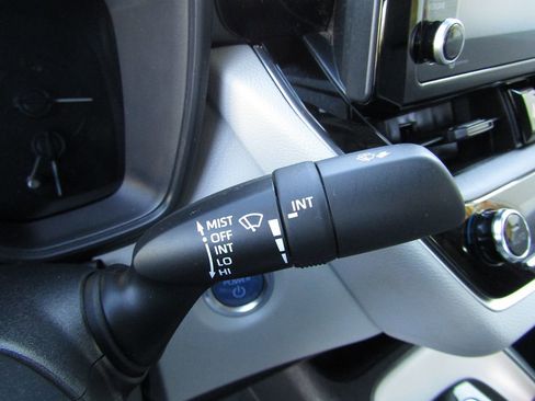 Used 2022 Toyota Corolla LE image 10