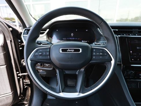 Certified 2023 Jeep Grand Cherokee L Laredo AWD/4WD image 11
