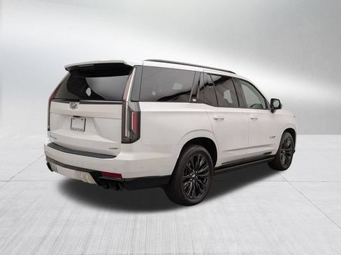 Certified 2024 Cadillac Escalade V w/ LPO, ONYX Package AWD/4WD image 5