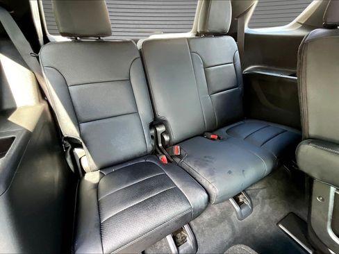 Used 2023 Chevrolet Traverse LT AWD/4WD image 17