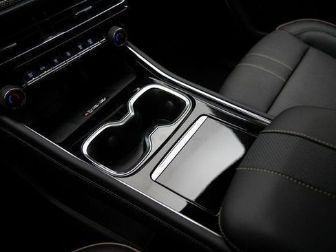 New 2026 Chevrolet Traverse High Country FWD image 32