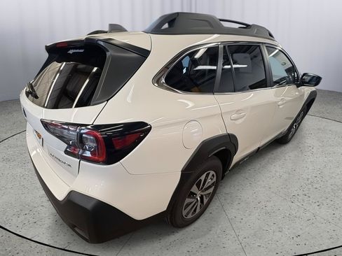 Used 2024 Subaru Outback Premium AWD/4WD image 5