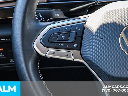 Used 2025 Volkswagen Atlas SE image 36