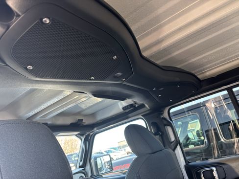 New 2026 Jeep Gladiator Sport AWD/4WD image 19