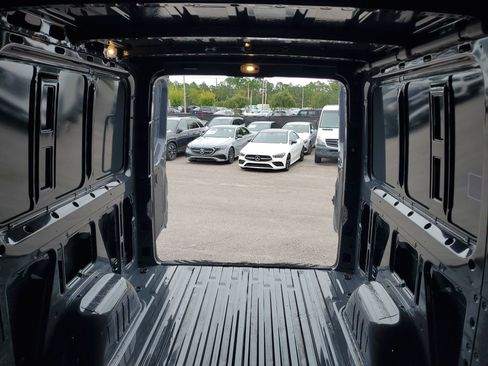 Used 2025 Mercedes-Benz Sprinter 2500 image 10
