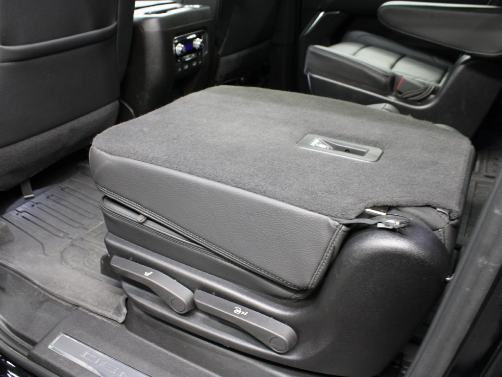 Used 2023 GMC Yukon XL Denali w/ Advanced Technology Package AWD/4WD image 73