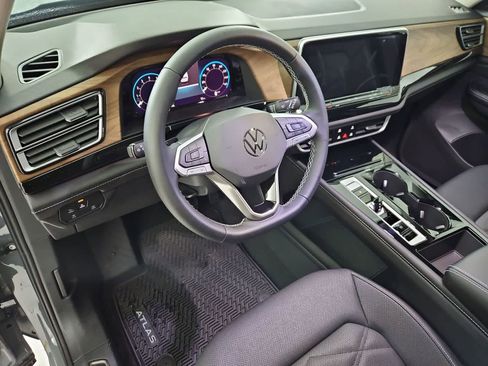 New 2026 Volkswagen Atlas SE AWD/4WD image 2