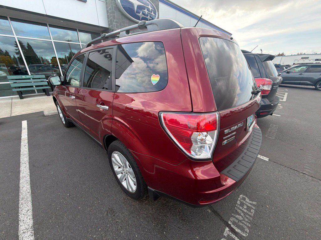 Used 2012 Subaru Forester 2.5X Premium w/ All-Weather Pkg AWD/4WD image 6