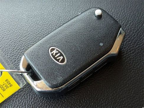 Used 2021 Kia Sportage LX image 7