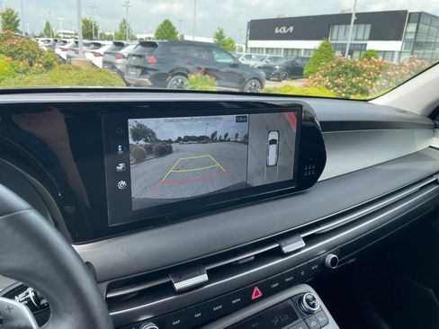 Used 2024 Hyundai Palisade SEL FWD image 17