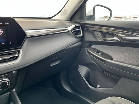 Used 2025 Chevrolet TrailBlazer LT image 34