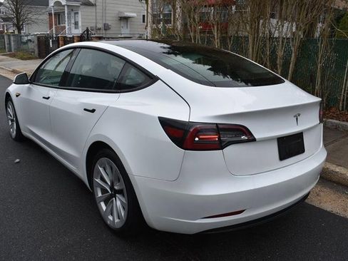 Used 2021 Tesla Model 3 Standard Range Plus image 6