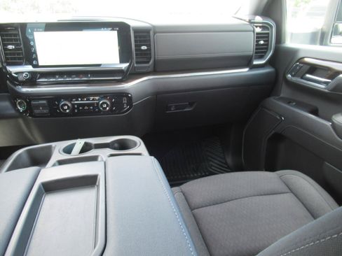 Used 2024 Chevrolet Silverado 3500 LT w/ Convenience Package AWD/4WD image 15